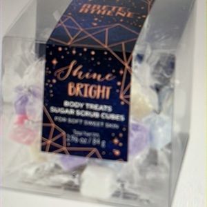 Core bamboo 30 pc sugar scrub cubes vanilla sugar, white chocolate, cranberry